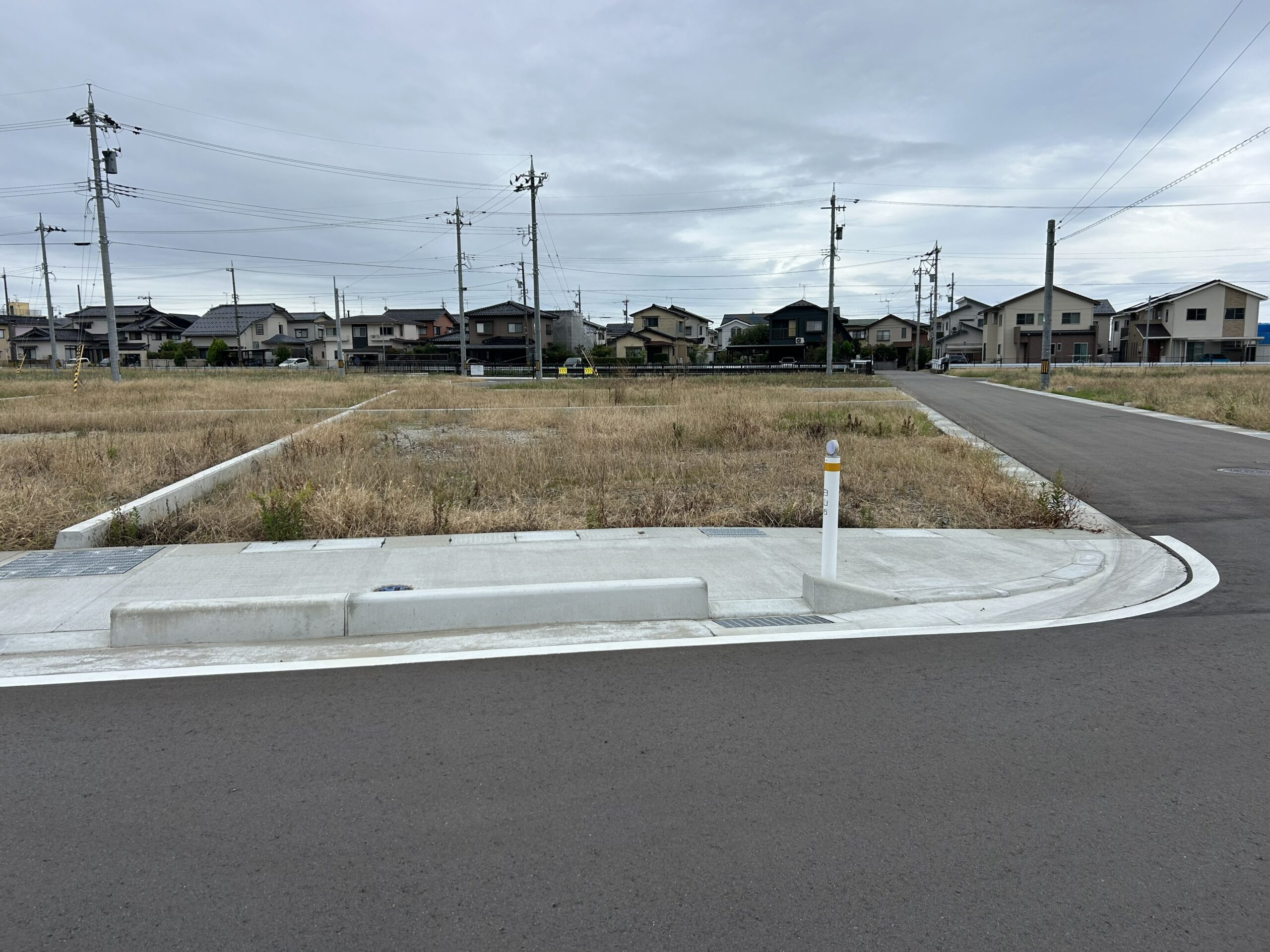 白山市部入道町土地区画整理地７街区１番１・他